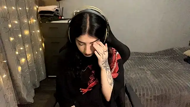 Meowluly online show from 12-15-25, 09:42