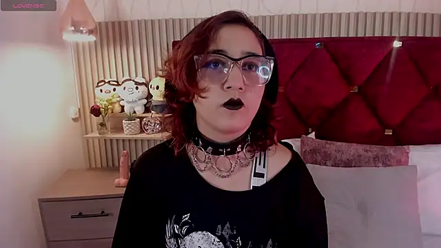 Kiri Velvet online show from 05-14-26, 08:50