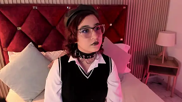 Kiri Velvet online show from 04-15-26, 07:29