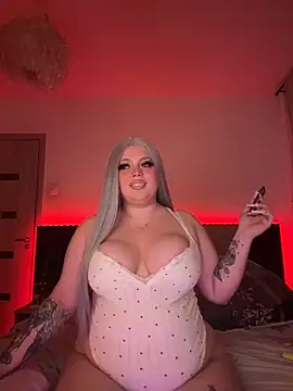 LaylaCupidd online show from 12-16-25, 07:40