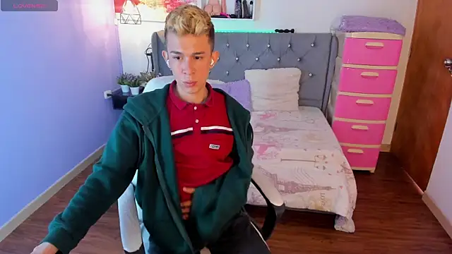 Juaan Diick online show from 01-11-26, 05:31