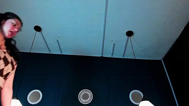 Skyy bloom online show from 12-20-25, 11:57