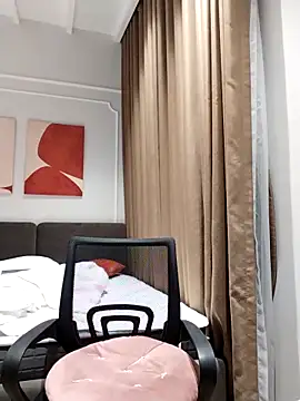 Snapshot of _bi_bi_ chatting on 11-24-25, 04:40 bi bi online show from 11-24-25, 04:40