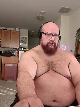 Snapshot of BigBearforCuddles chatting on 04-22-26, 10:38 BigBearforCuddles online show from 04-22-26, 10:38