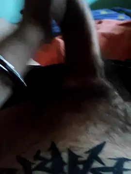 MomentoCaliente00 online show from 04-19-26, 06:36