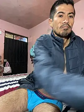 Snapshot of maxitravieso chatting on 03-15-26, 01:29 maxitravieso online show from 03-15-26, 01:29