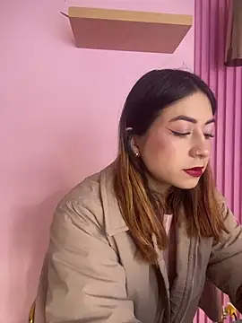 MaddieHunter online show from 01-09-26, 01:07