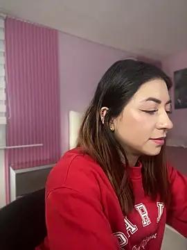 MaddieHunter online show from 01-14-26, 01:48