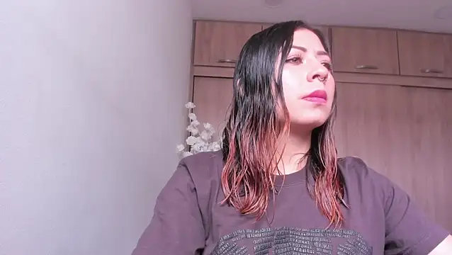 MaddieHunter online show from 05-19-26, 02:46
