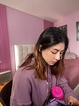 MaddieHunter online show from 01-13-26, 02:32