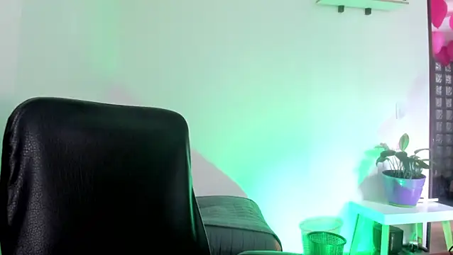 MaddieHunter online show from 02-02-26, 02:49