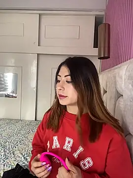 MaddieHunter online show from 11-25-25, 01:44