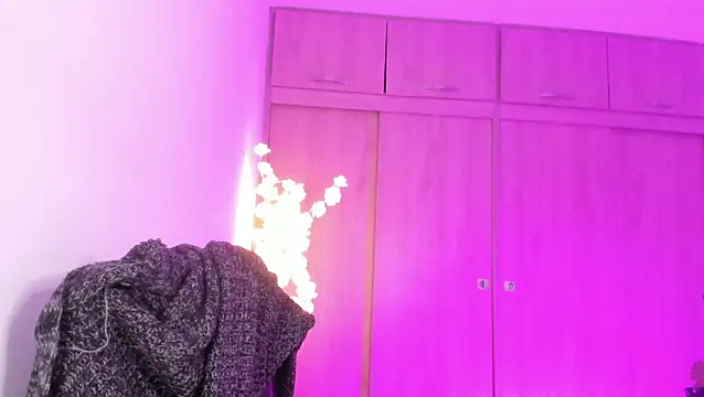 MaddieHunter online show from 05-11-26, 02:40