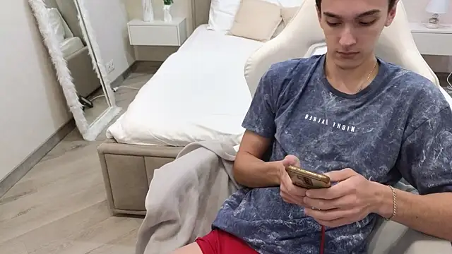 MoonlinSkinn online show from 11-29-25, 08:14