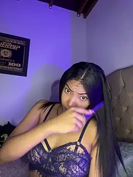 Snapshot of KarolRojas_22 chatting on 02-13-26, 04:56 KarolRojas 22 online show from 02-13-26, 04:56