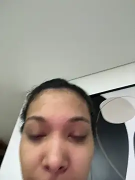 Snapshot of KarolRojas_22 chatting on 06-10-26, 07:09 KarolRojas 22 online show from 06-10-26, 07:09