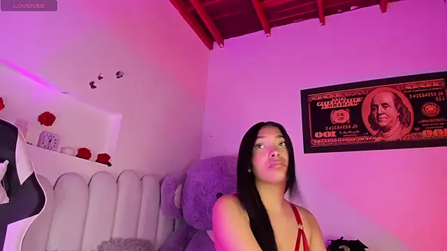 Snapshot of KarolRojas_22 chatting on 07-19-26, 02:53 KarolRojas 22 online show from 07-19-26, 02:53
