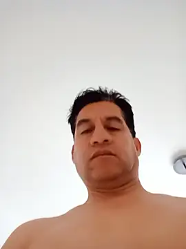 Snapshot of ChrisFloresP chatting on 12-04-25, 11:42 ChrisFloresP online show from 12-04-25, 11:42