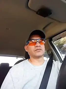 Snapshot of ChrisFloresP chatting on 11-29-25, 02:06 ChrisFloresP online show from 11-29-25, 02:06