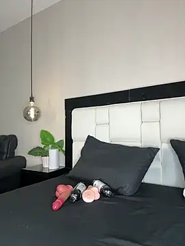 Celeste Valencia  online show from 04-10-26, 04:30