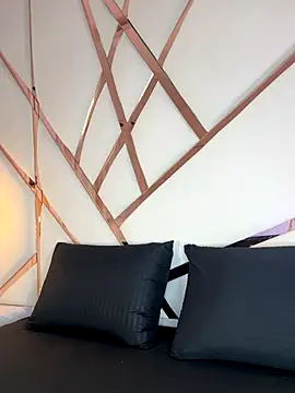 Celeste Valencia  online show from 12-20-25, 03:42