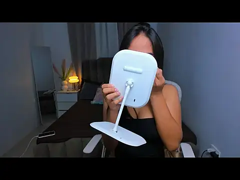 Snapshot of Laureen_BrownXxx chatting on 07-14-26, 12:00 Laureen BrownXxx online show from 07-14-26, 12:00