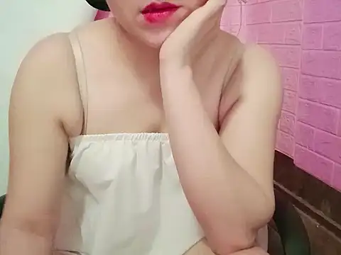 Lily-ross22 online show from 05-12-26, 04:20