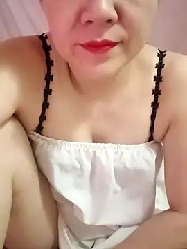 Lily-ross22 online show from 05-13-26, 05:47
