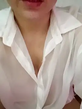 Lily-ross22 online show from 04-28-26, 02:27