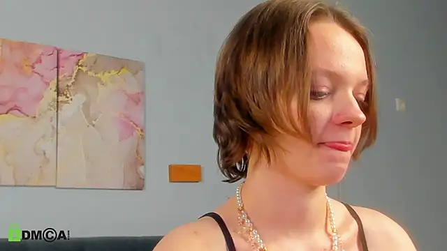Olivia Riesz online show from 05-07-26, 01:32