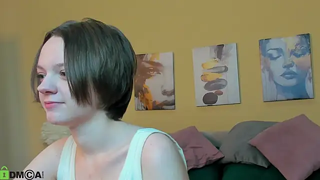 Olivia Riesz online show from 04-11-26, 01:24