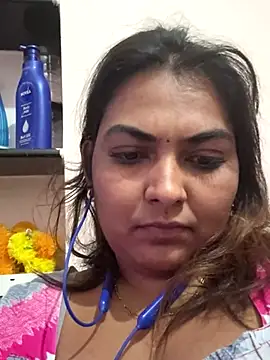 Tamil Smiley Queen online show from 11-28-25, 10:04