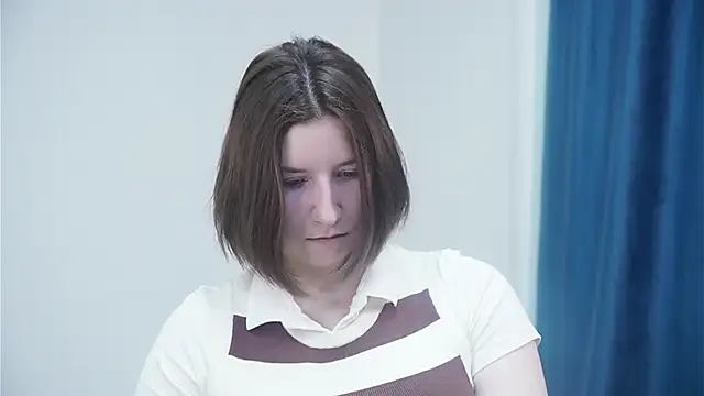 Snapshot of AnnalisaYeary chatting on 11-25-25, 04:24 AnnalisaYeary online show from 11-25-25, 04:24