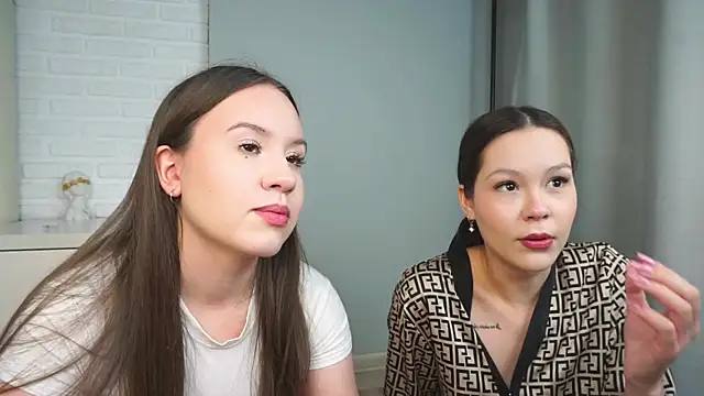 VirginiaRowe online show from 01-12-26, 01:18