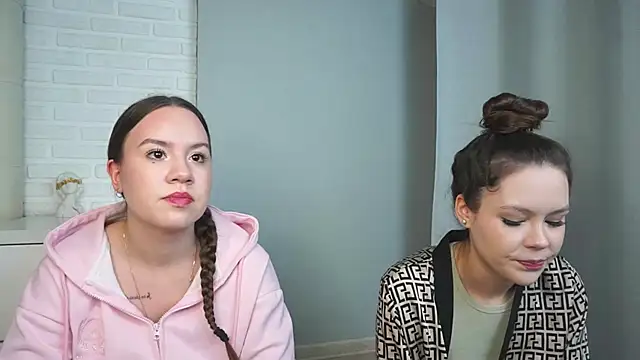 VirginiaRowe online show from 01-06-26, 01:59