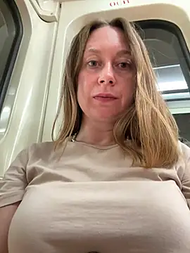 Snapshot of Brooke_lover chatting on 06-30-26, 07:03 Brooke lover online show from 06-30-26, 07:03