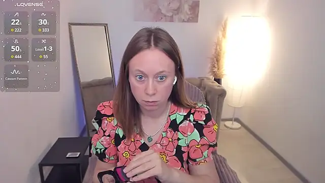 Snapshot of Brooke_lover chatting on 06-09-26, 03:46 Brooke lover online show from 06-09-26, 03:46