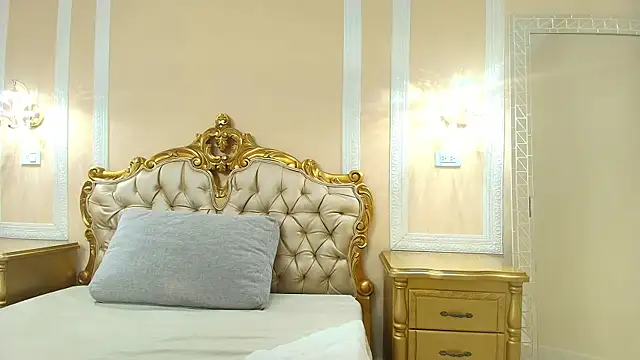 HallieStone online show from 03-27-26, 12:17