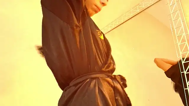 HallieStone online show from 04-13-26, 12:20