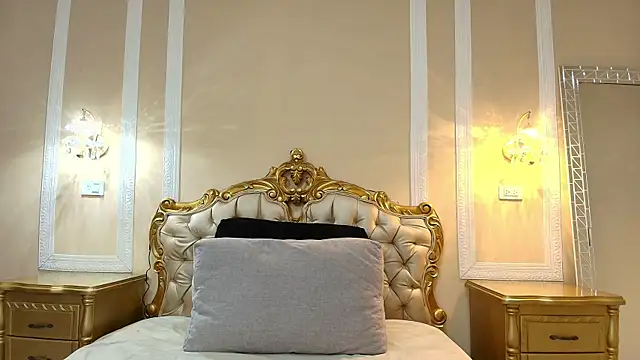 HallieStone online show from 03-31-26, 12:07