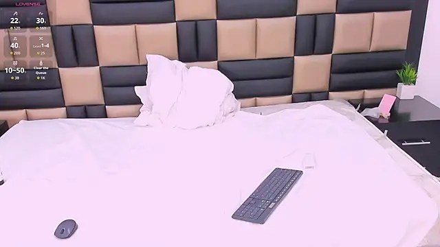 JessicaBosch online show from 12-13-25, 08:04