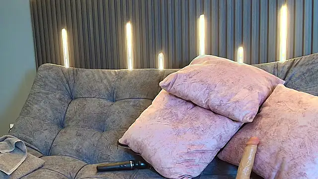 scarlett aviebby online show from 12-04-25, 01:43