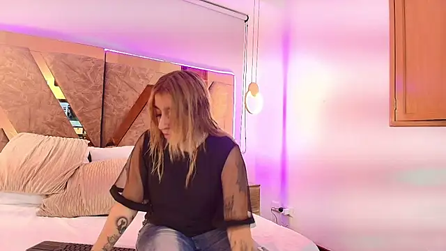 emma cook  online show from 11-28-25, 09:26