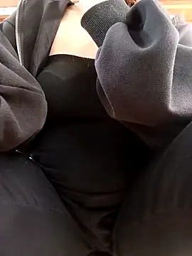 NariShow online show from 12-21-25, 03:08