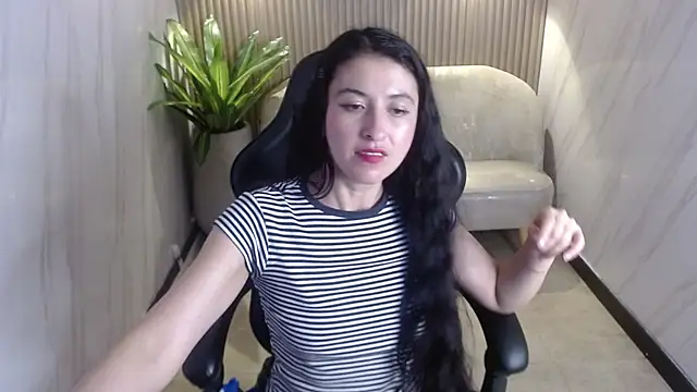 Snapshot of tatiscelis_tf chatting on 11-28-25, 12:55 tatiscelis tf online show from 11-28-25, 12:55