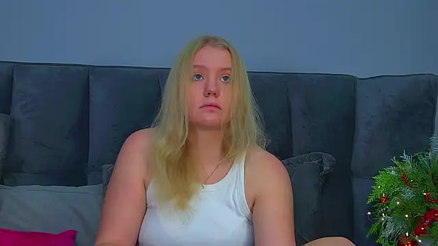 Snapshot of EmilyEvanse chatting on 12-05-25, 06:23 EmilyEvanse online show from 12-05-25, 06:23