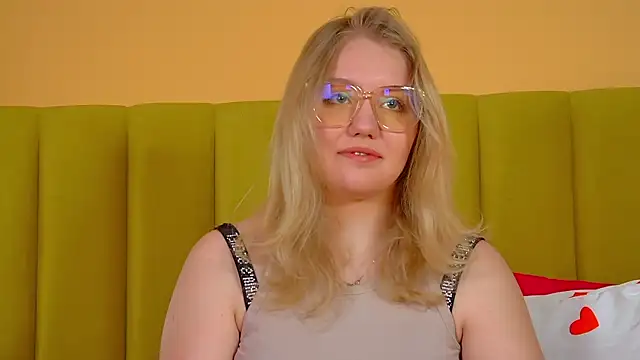 Snapshot of EmilyEvanse chatting on 02-22-26, 06:27 EmilyEvanse online show from 02-22-26, 06:27