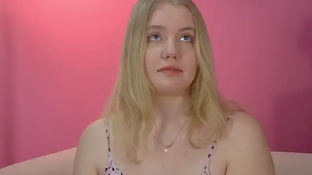 Snapshot of EmilyEvanse chatting on 02-05-26, 06:20 EmilyEvanse online show from 02-05-26, 06:20