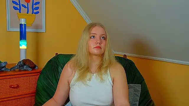 Snapshot of EmilyEvanse chatting on 11-29-25, 06:13 EmilyEvanse online show from 11-29-25, 06:13