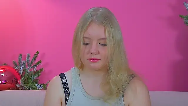 Snapshot of EmilyEvanse chatting on 12-22-25, 06:24 EmilyEvanse online show from 12-22-25, 06:24